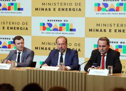 Governo federal cria subsídio de até R$ 0,89 para segurar preço da gasolina