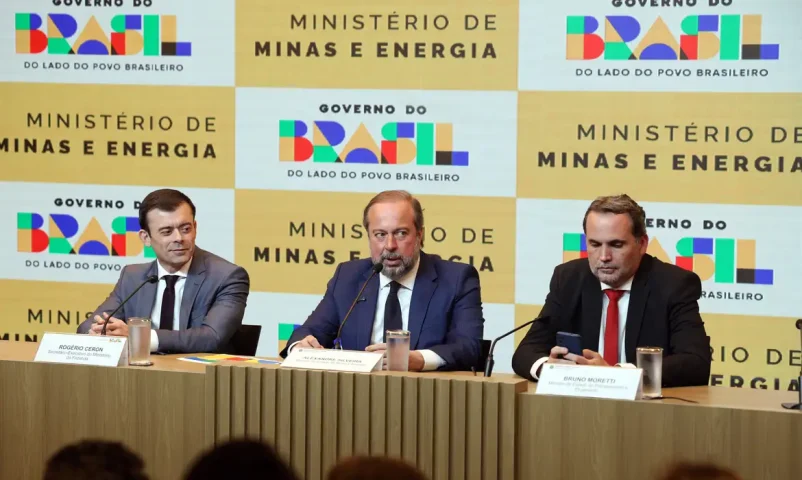Governo federal cria subsídio de até R$ 0,89 para segurar preço da gasolina