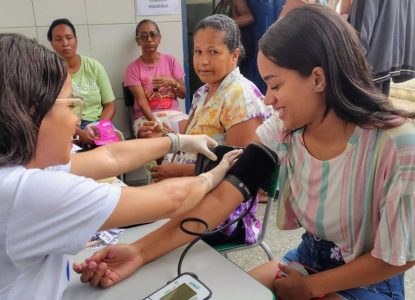 Mais de 1.300 consultas e exames foram agendados no Feira em Ação no distrito de Maria Quitéria