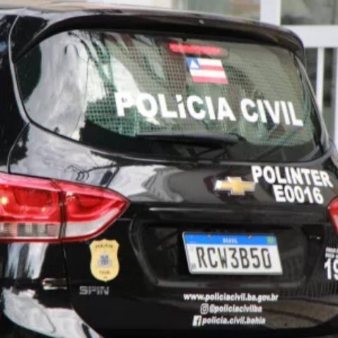 Avô de crianças que morreram em incêndio em Serrinha é preso ao chegar no aeroporto de Salvador