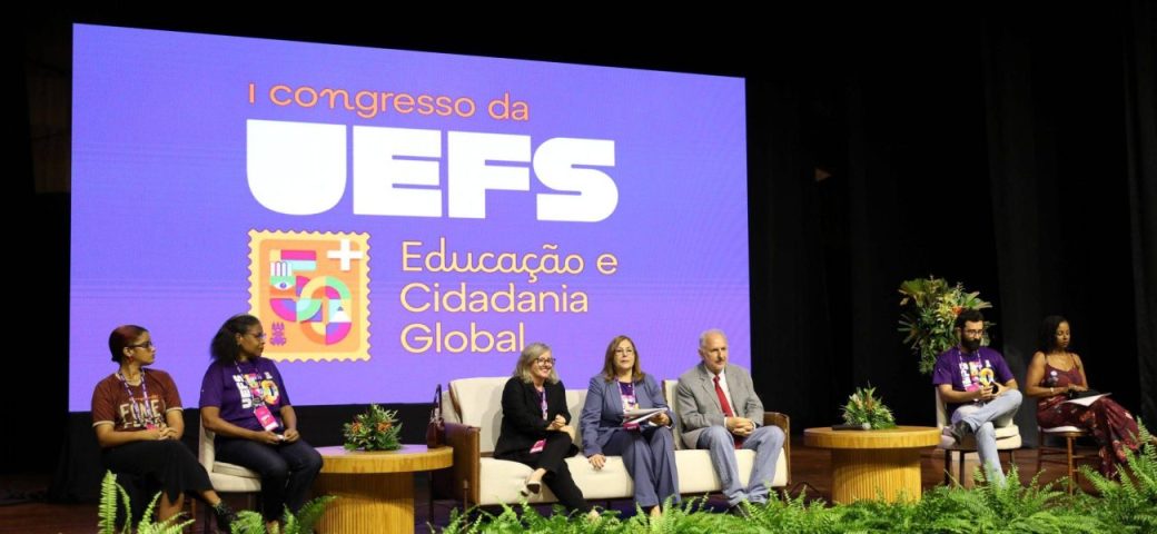 UEFS inicia oficialmente congresso que celebra 50 anos história