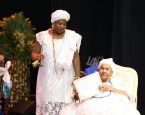 Mãe Maria Pequena de Ogum recebe título de Doutora Honoris Causa na UEFS