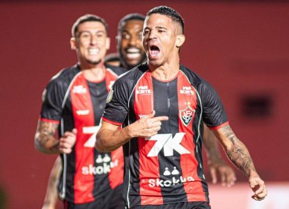 Presente de aniversário! Vitória vence o Flamengo e se classifica na Copa do Brasil
