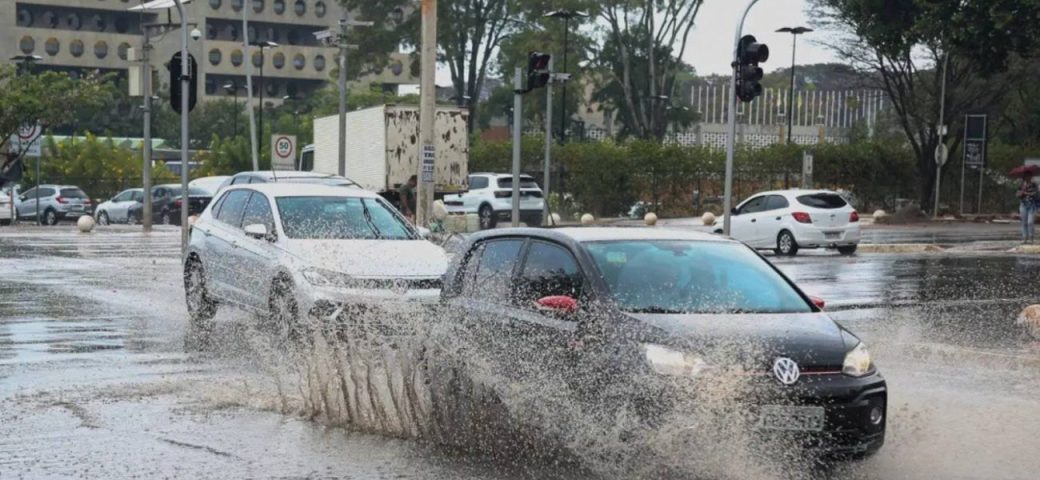 Inmet emite alerta laranja para chuvas intensas e ventos fortes no sul da Bahia