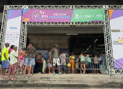 Mutirão Pop Rua Jud no Shopping Popular em Feira de Santana térmica com 4 mil atendimentos