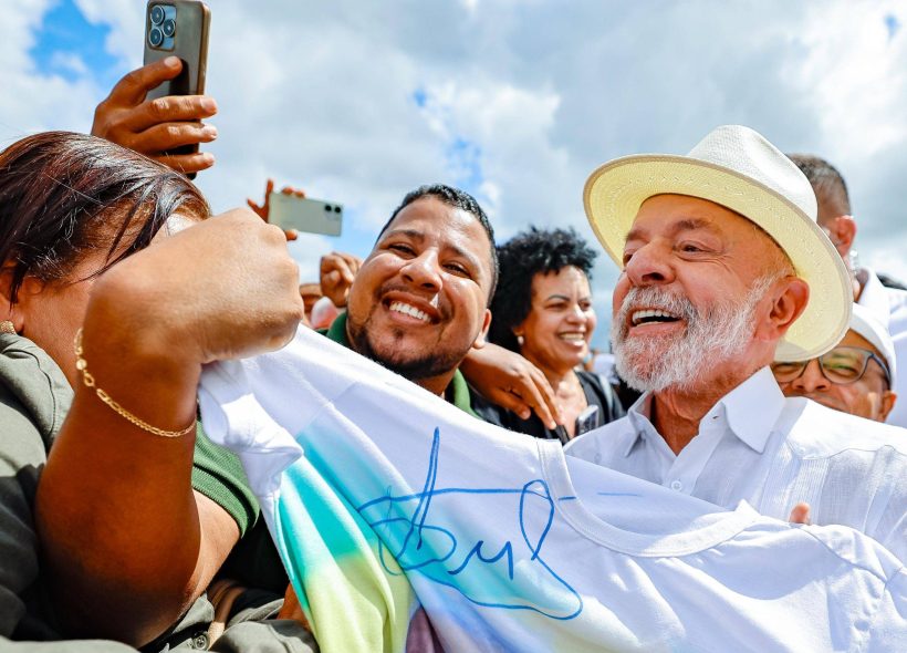 Pesquisa Vox Brasil: Lula, com 46,8%, lidera disputa contra Flávio Bolsonaro no 2º turno