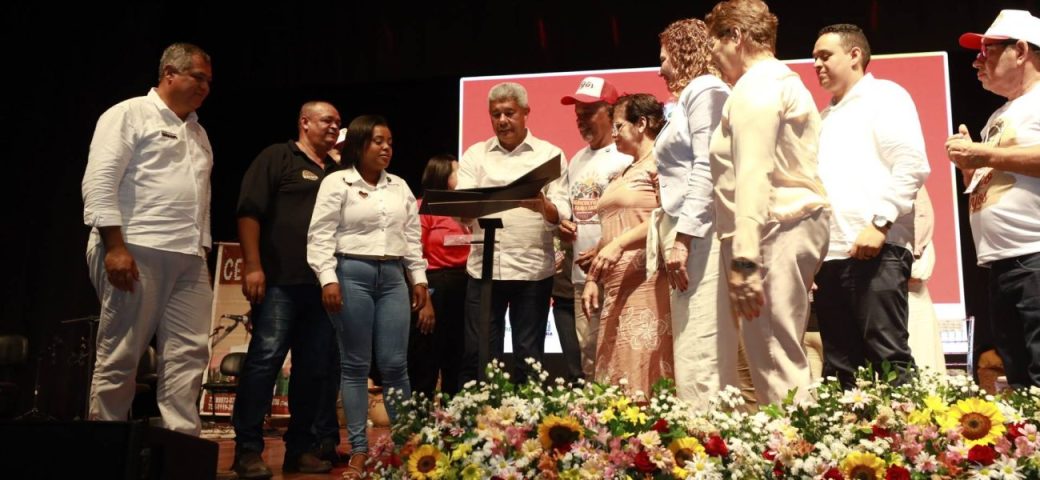 Com presença do governador Jerônimo Rodrigues, dois eventos sobre agricultura familiar são abertos no Centro de Convenções