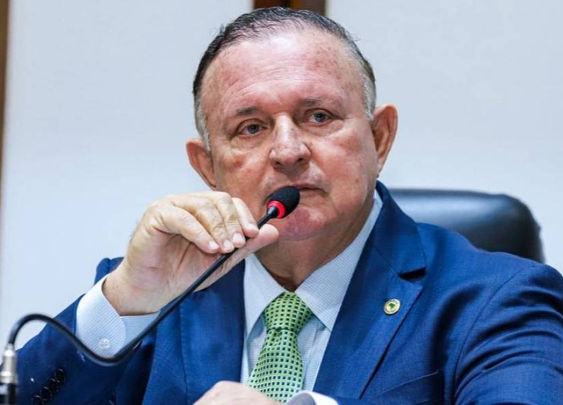 Candidato único para vaga de conselheiro do TCM, deputado Adolfo Menezes já sabe data de sabatina