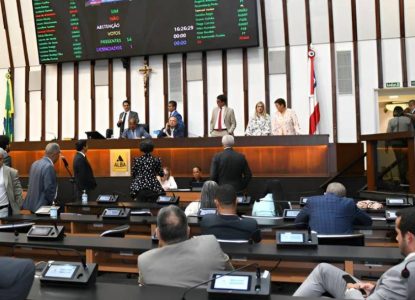 Assembleia Legislativa aprova projeto que garante instalação de recarga para carros elétricos em condomínios