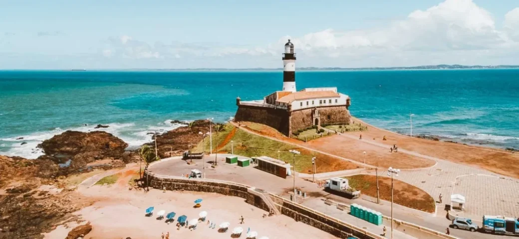 Salvador tem 24 praias próprias para o banho de mar neste fim de semana