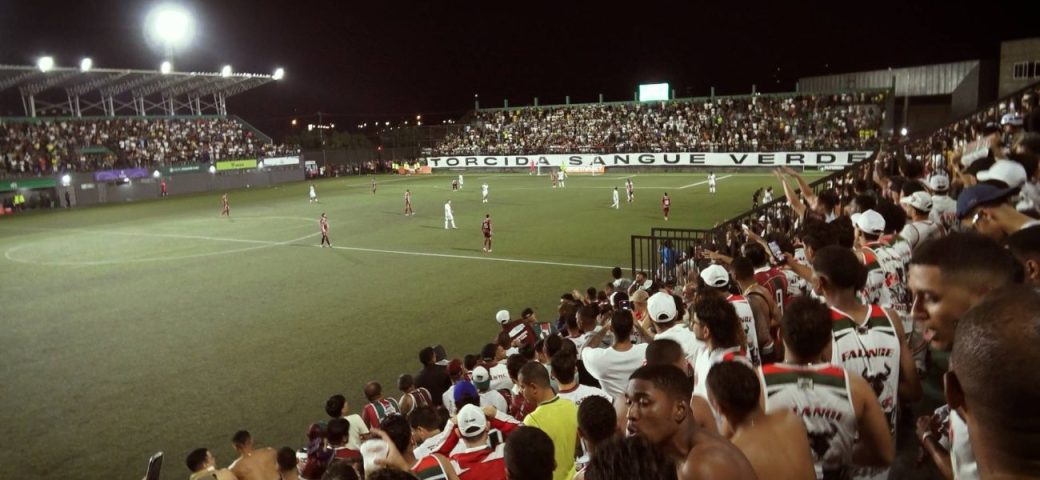 Série documental independente retrata paixão da torcida e bastidores de Fluminense de Feira e Feira FC