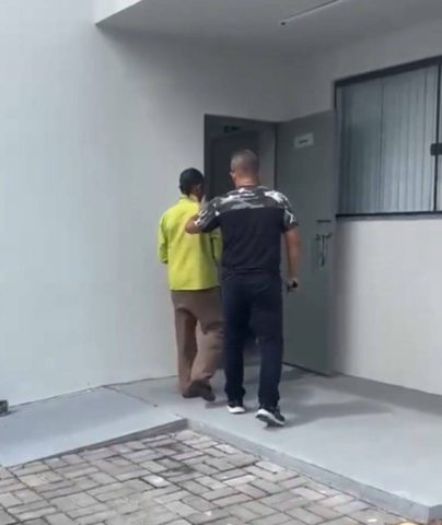 Homem é preso em flagrante por manter mulher em cárcere privado em Feira de Santana