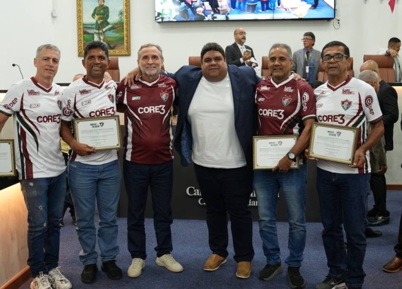 CEO da SAF do Fluminense de Feira homenageia ex-jogadores na Tribuna Livre da Câmara Municipal