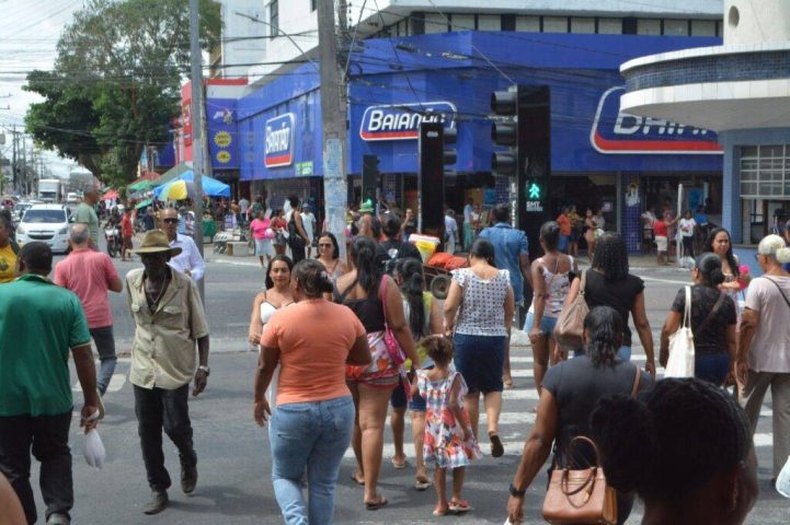 Comércio de Feira de Santana deve gerar cerca de 2 mil vagas temporárias no período junino
