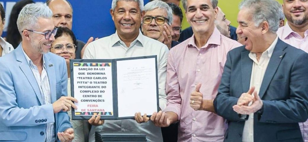 Jerônimo Rodrigues sanciona lei e Teatro do Centro de Convenções agora se chama Carlos Pitta