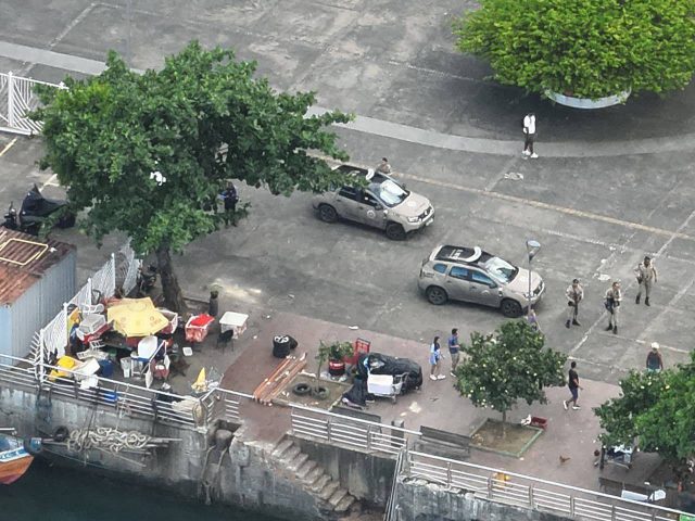Operação nas imediações do Mercado Modelo, em Salvador, prende dois suspeitos de tráfico de drogas