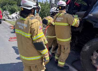 Homem morre após veículo cair de ponte na BR-116, em Feira de Santana, e Bombeiros fazem alerta