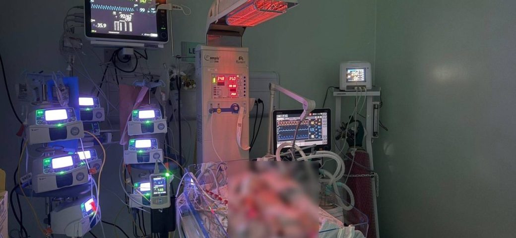 Bebê supera quadro gravíssimo e deixa UTI neonatal sem sequelas em Feira de Santana
