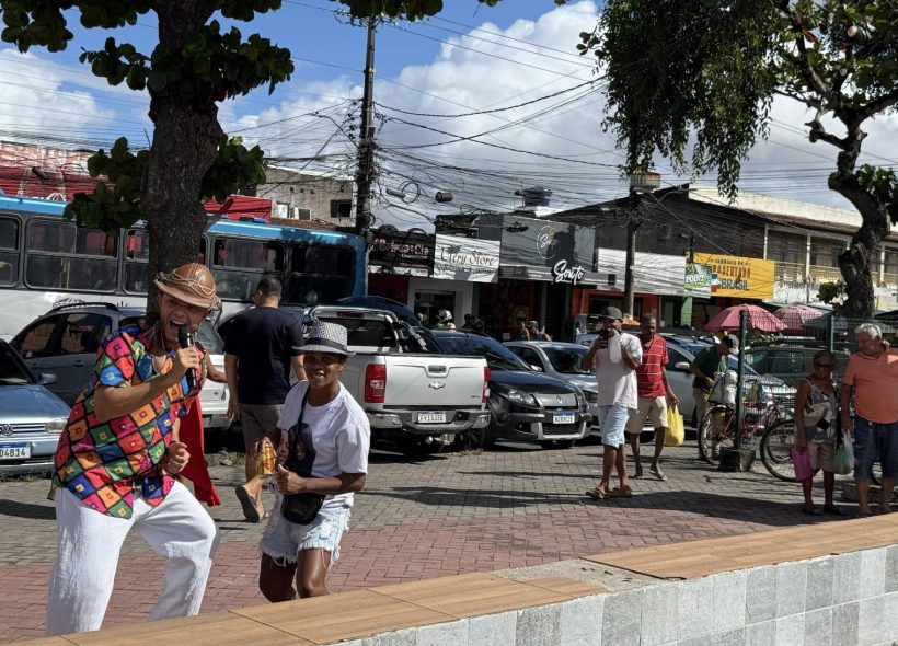 Vozes da Feira encerra circuito presencial no bairro Tomba com poesia, memória e encontros