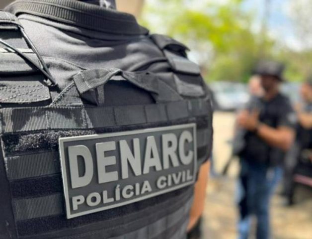 Polícia incinera cerca de uma tonelada de drogas apreendidas em Feira de Santana e região