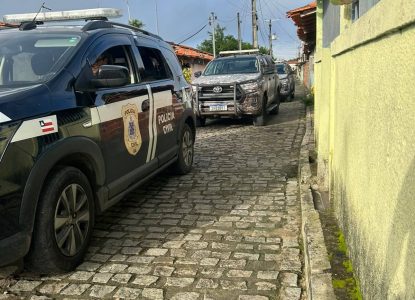 Operação Irará Livre: homem é preso em flagrante por tráfico de drogas e 15 mandados são cumpridos