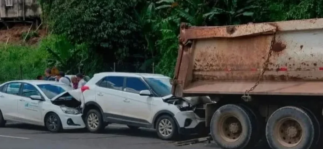 Quatro vereadores de Quijingue ficam feridos após acidente na BR-324