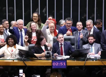 Câmara aprova, em dois turnos, PEC pelo fim da escala 6x1