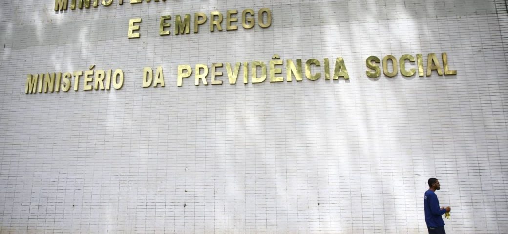 Regra que amplia fiscalização sobre saúde mental no trabalho entra em vigor nesta terça, 26; saiba o que muda