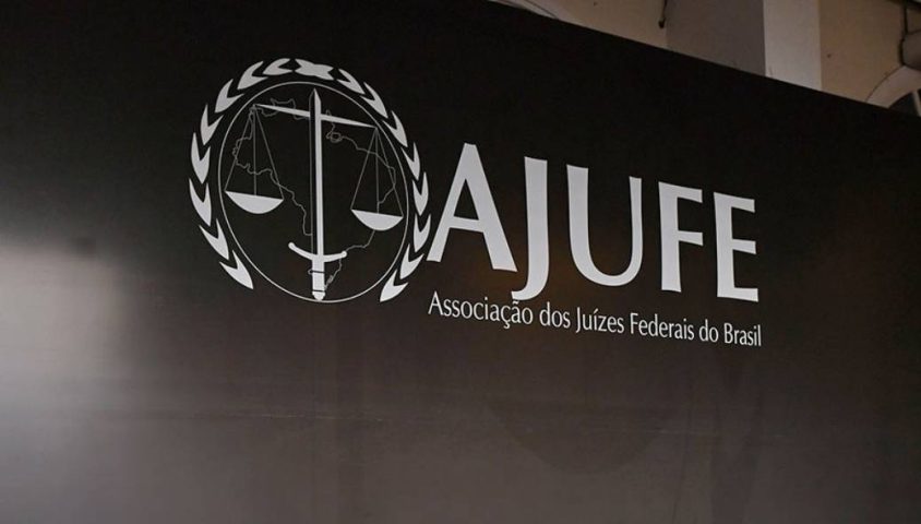 Associação de juízes recorre de decisão do STF e pede flexibilização no teto de penduricalhos