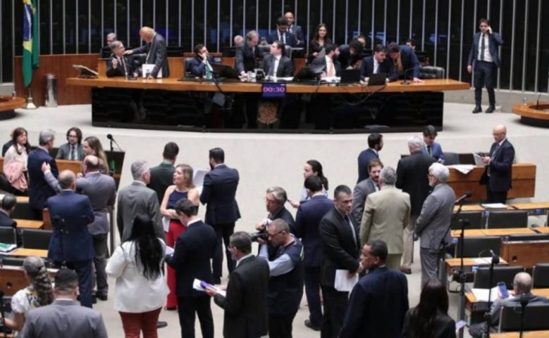 Câmara dos Deputados endurece penas contra aumento abusivo do preços de combustíveis