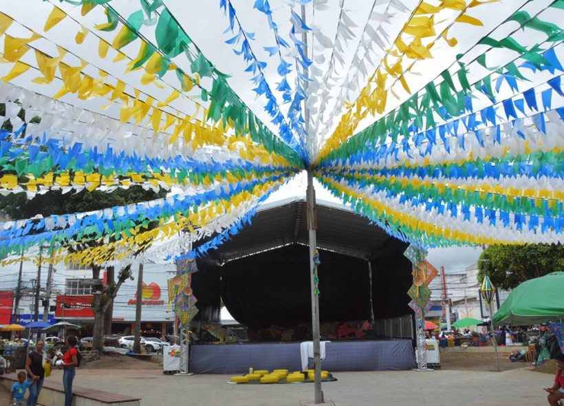 Praça Bernadino Bahia está pronta para Arraiá do Comércio 2026; festa começa no sábado, 6