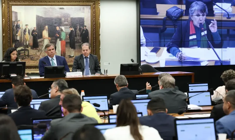 Comissão da Câmara dos Deputados aprova redução da maioridade penal para 16 anos