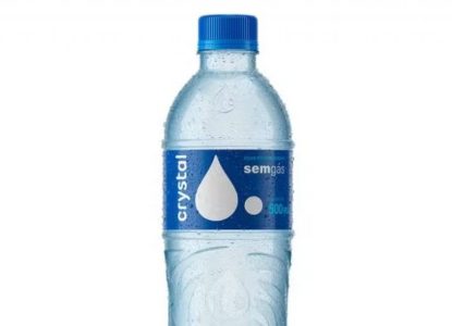 Anvisa manda recolher lote de água Crystal após detectar bactéria