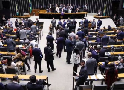 Governo retira urgência de projeto sobre fim da escala 6x1 e libera pauta da Câmara
