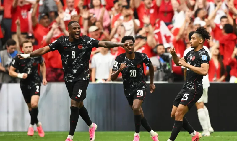 Canadá goleia Catar em jogo marcado por lesão e expulsões na Copa do Mundo