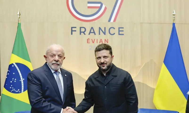 Lula e Zelensky debatem saída diplomática para guerra entre Ucrânia e Rússia