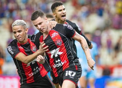 De virada, Vitória bate Fortaleza no jogo de ida da final da Copa do Nordeste 2026