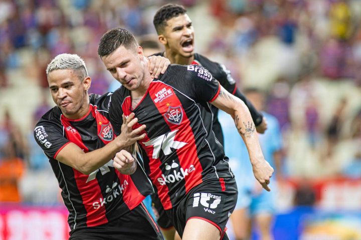 De virada, Vitória bate Fortaleza no jogo de ida da final da Copa do Nordeste 2026