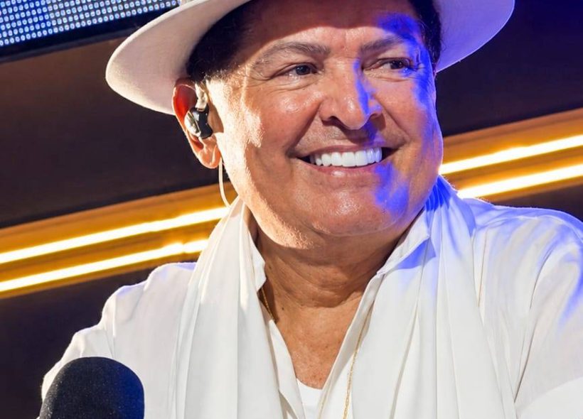 Alcymar Monteiro recebe título de cidadão cruzalmense durante show em pré-São João no município