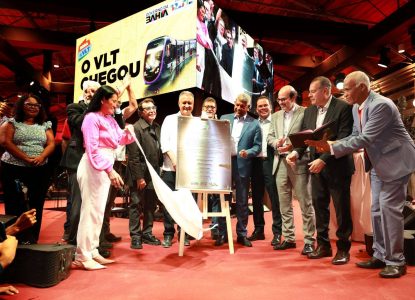Governador Jerônimo Rodrigues entrega primeira estação do VLT de Salvador