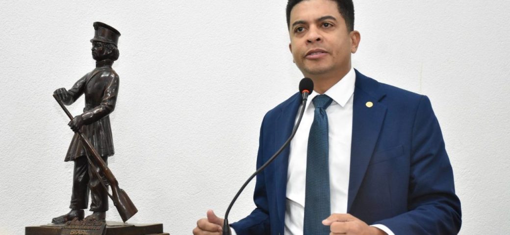 Vereador de Feira de Santana anuncia licença de 60 dias; saiba quem assume lugar