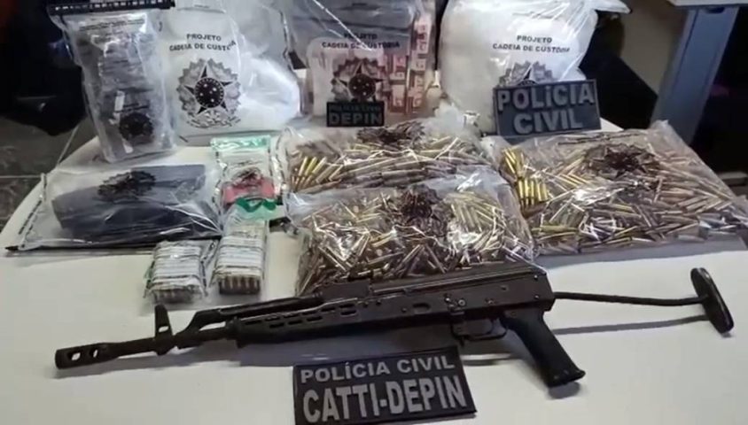 Polícia desarticula laboratório de drogas no interior da Bahia, apreende fuzil e mais de 160 quilos de cocaína