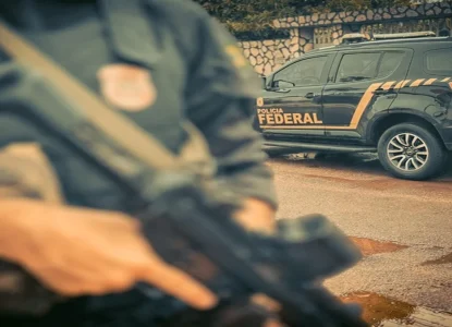 Polícia Federal cumpre mandados em Feira de Santana contra grupo suspeito de fraudes bancárias eletrônicas