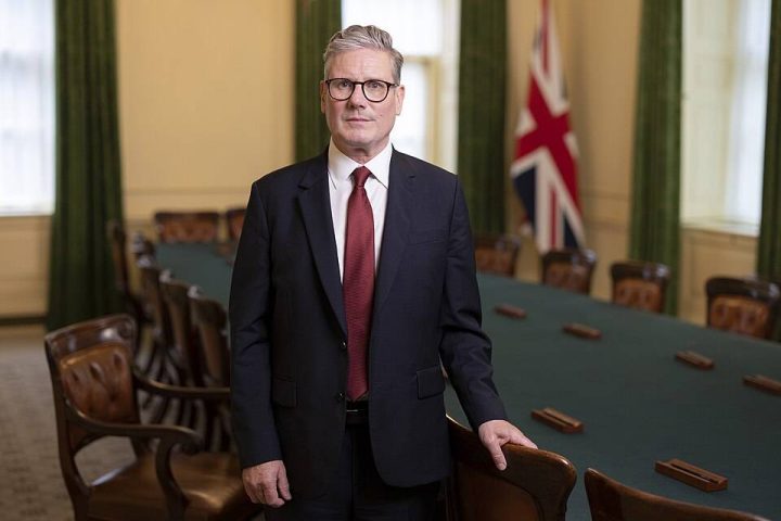 Primeiro-ministro do Reino Unido, Keir Starmer, anuncia renúncia
