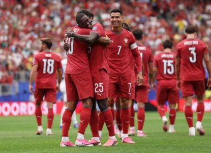Senhor Copa: Cristiano Ronaldo faz dois gols, ajuda Portugal vencer e se torna único jogador a marcar em seis mundiais
