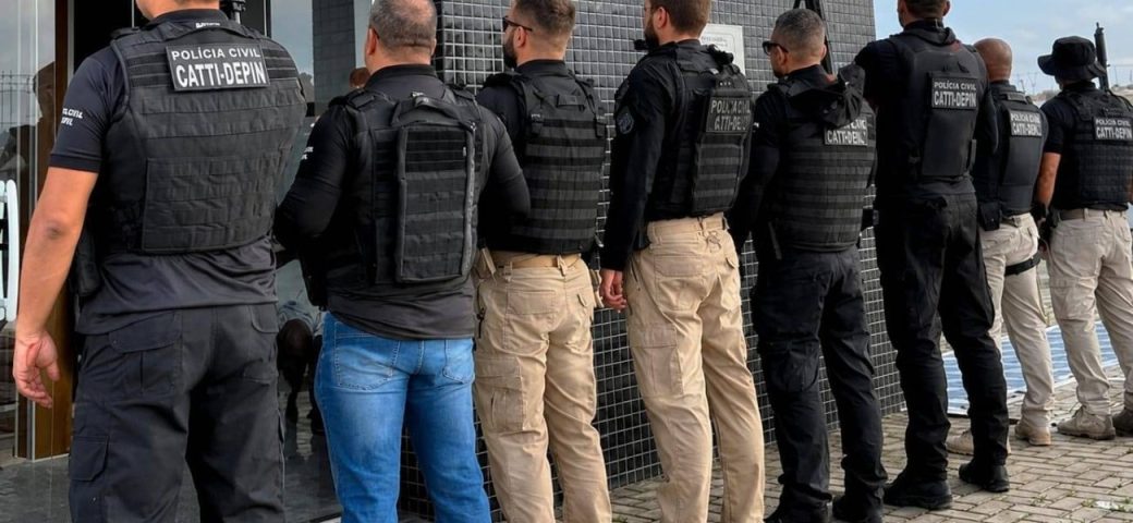 Polícia cumpre oito mandados de prisão em Feira de Santana e Serrinha