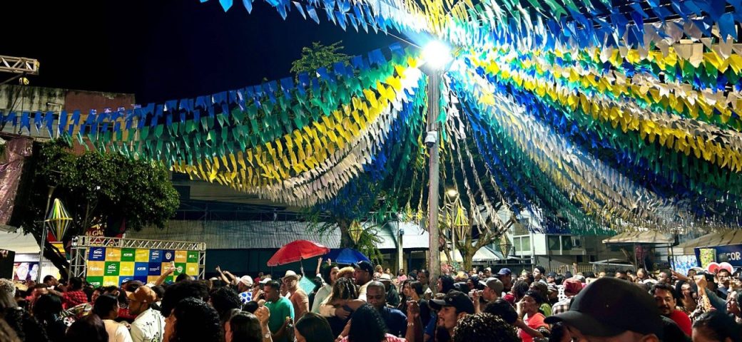 Arraiá do Comércio abre festejos juninos e valoriza tradição nordestina em Feira de Santana