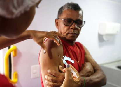 Vacinação contra gripe é ampliada para toda população acima de seis meses na Bahia