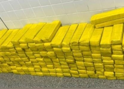 Quase 200 tabletes de maconha são apreendidos no bairro SIM, em Feira de Santana