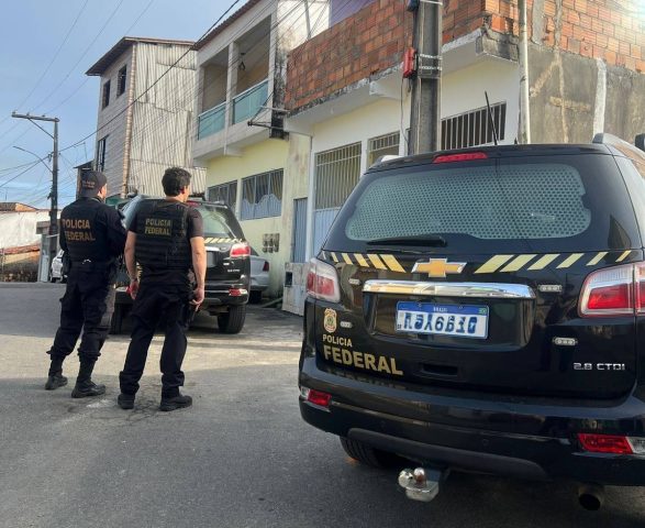 Polícia Federal investiga grupo que usa documentos falsos para fraudes no INSS no interior da Bahia